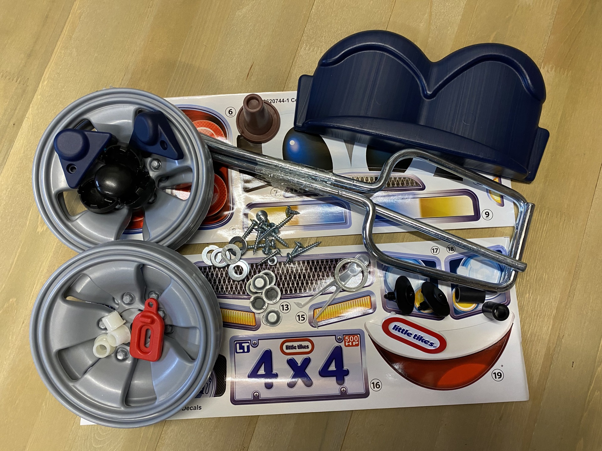 Hardware Pack (All Axles,Door Latch+Screws,Petrol Cap,Centre Caps,Top Hat Corners,Footplate Attachments,Logo,Steering Wheel Clip&ORing,Washers,Metal Top Hats,White Bushes,Rear Bushes,All Screws,Eyes,Hub Caps,Stickers,NO HORN) Image